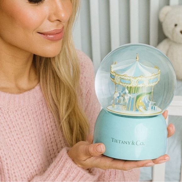 Tiffany & Co. Carousel Musical Snow Globe — Brand New in Box (Novelty Gift) - Picture 9 of 9